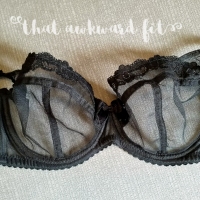 Comparing a 28G with 30G in Freya Deco Moulded Plunge Bra (4234